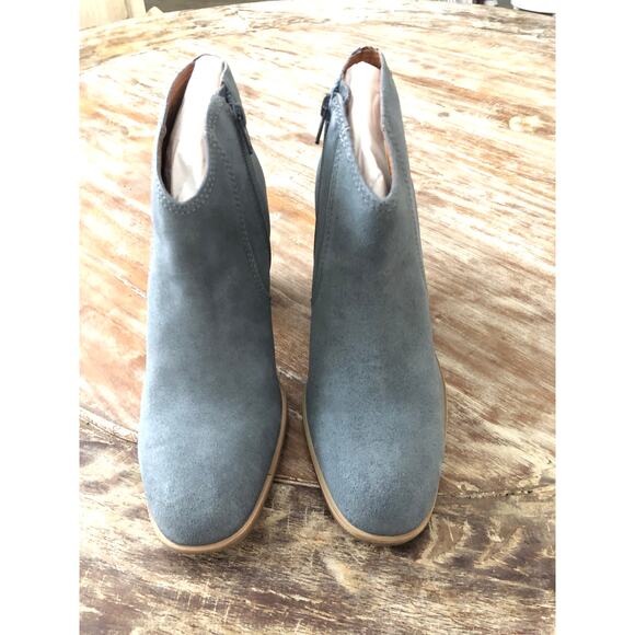 Lucky Brand Pellyon Bootie Heel Almond Toe Blue NEW 8.5 US - Picture 2 of 9